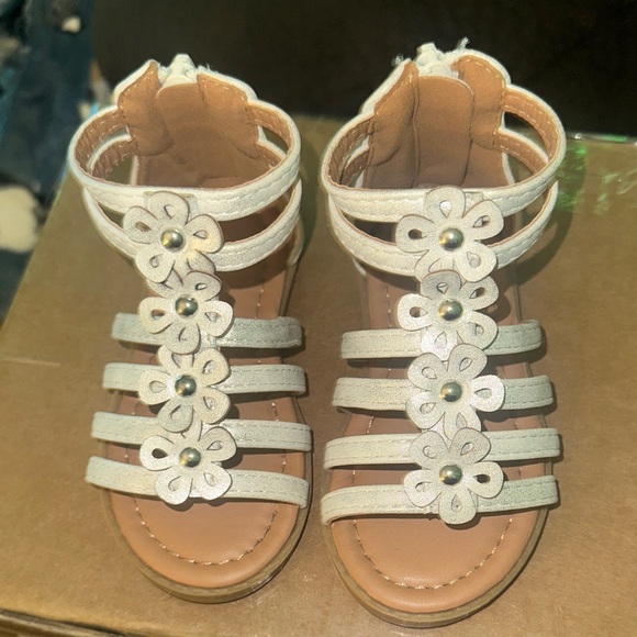 Mudd Other - Mudd Kids Floral Sandals - Cream and Tan